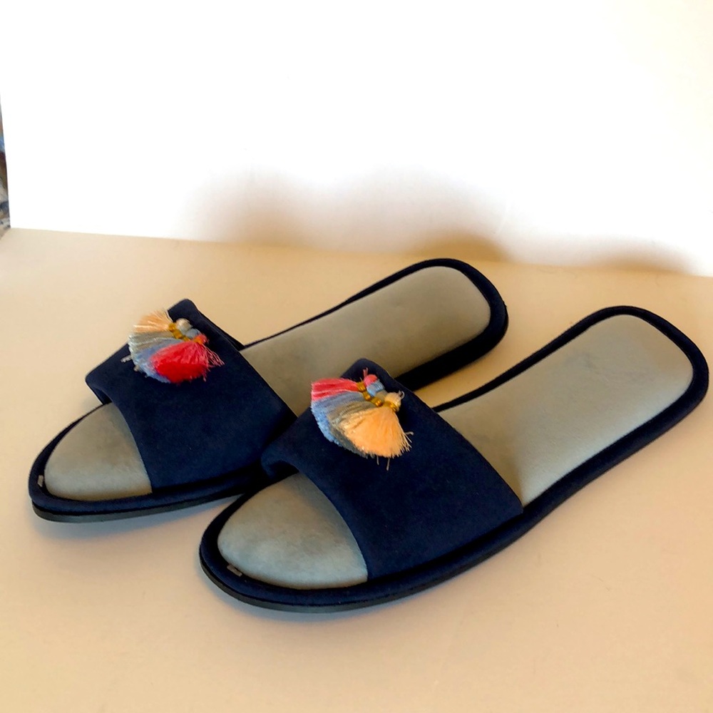 I.N.C women slipper size L (9-10)